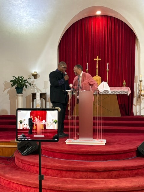 Sharing the mic, sharing the message