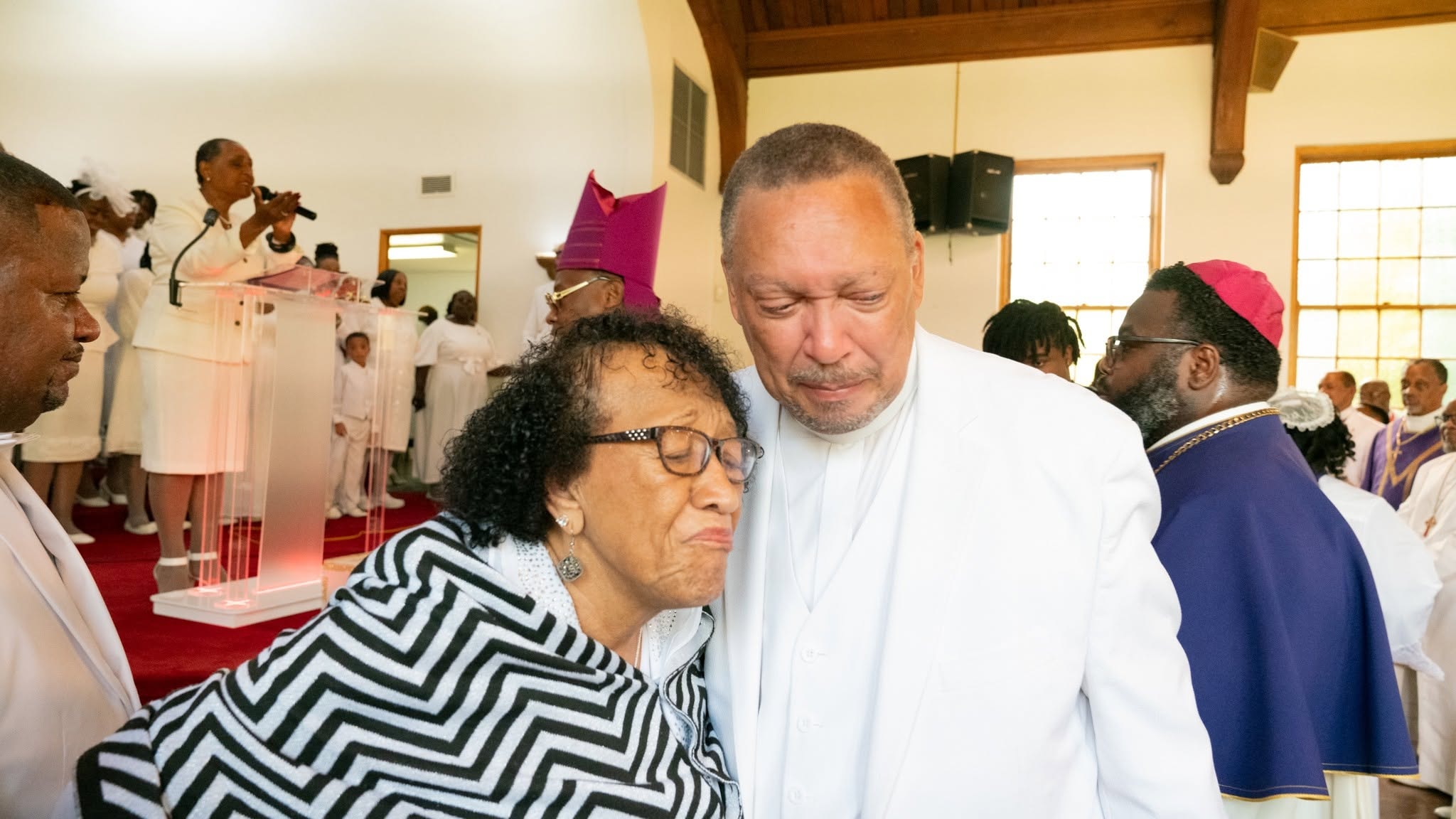A tender moment — love and community in the sanctuary